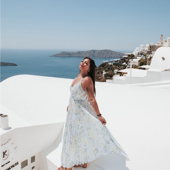 ✨ About Me ✨ - Picture 3 of 4